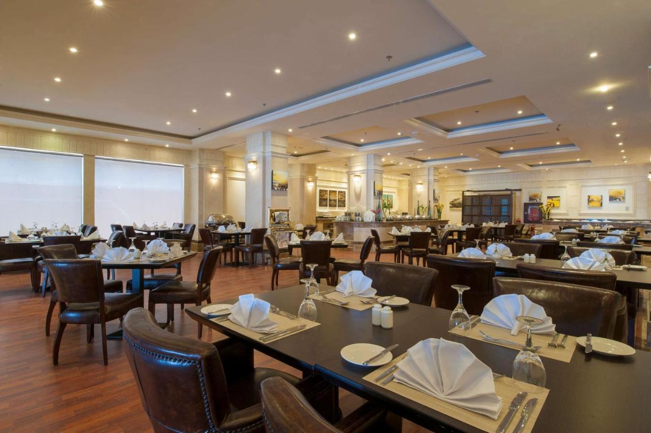 Radisson Blu Hotel, Dhahran Al Khobar Exterior foto