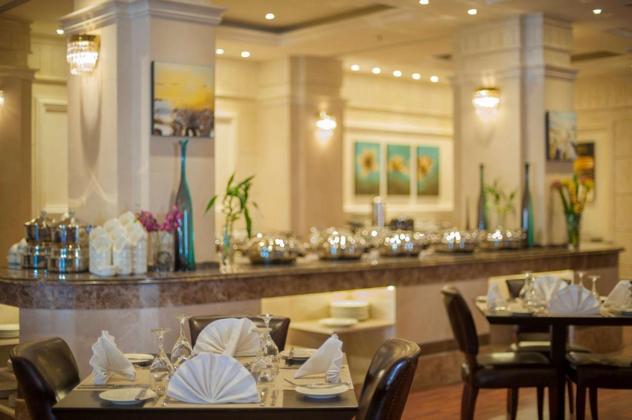 Radisson Blu Hotel, Dhahran Al Khobar Exterior foto
